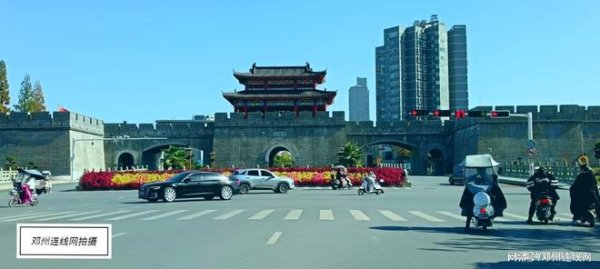 配资平台公司 邓州举办“衣走天下织引未来”品牌服装企业进邓州及推介签约活动